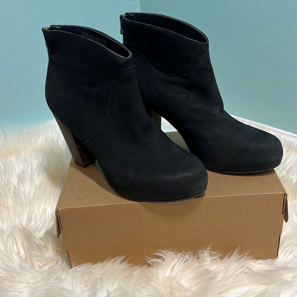 Steve Madden Naples Black Bootie Size 10